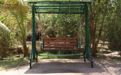Metal Garden Bench vs Tangkula Patio Rattan Daybed with Retractable: Which One Should You Lounge On?